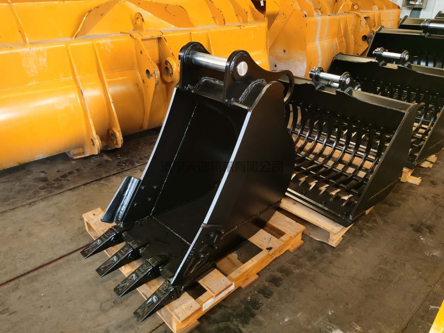 卡特款600寬土方型挖斗，適配20T級各品牌挖掘機